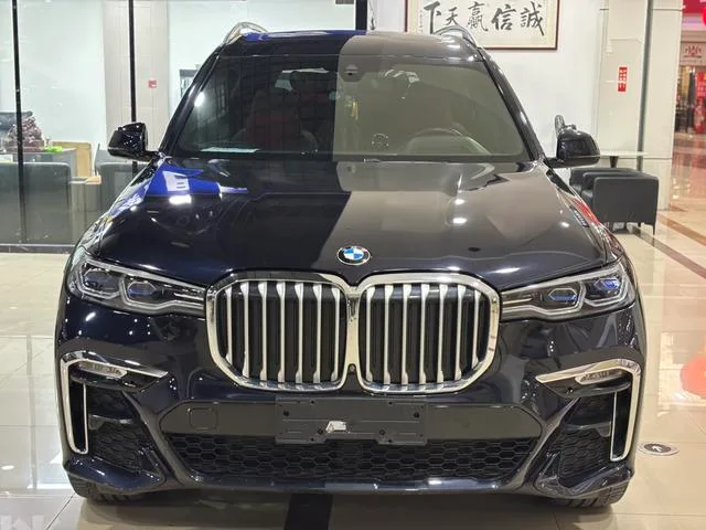 BMW X7 2021 xDrive40i Premium Class M Sports suit exterior photo 2