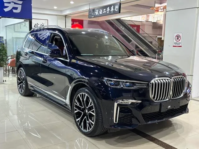 BMW X7 2021 xDrive40i Premium Class M Sports suit exterior photo 3