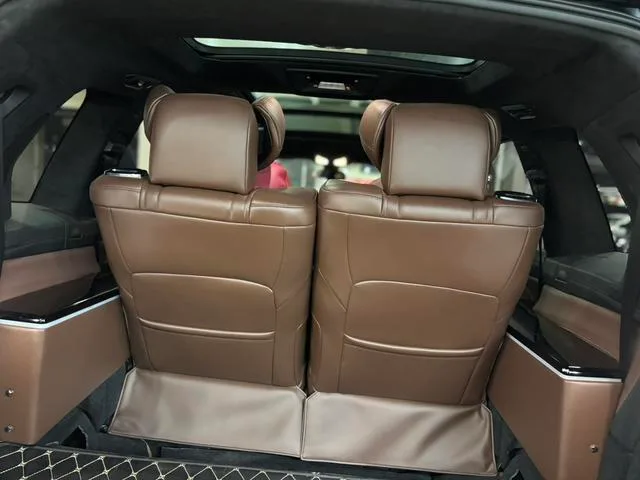 BMW X7 2021 xDrive40i Premium Class M Sports suit interior photo 8