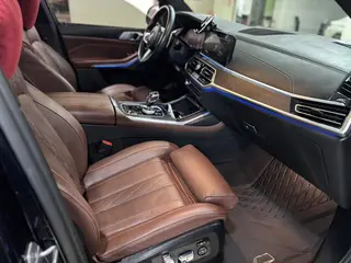 BMW X7 2021 xDrive40i Premium Class M Sports suit interior photo 9