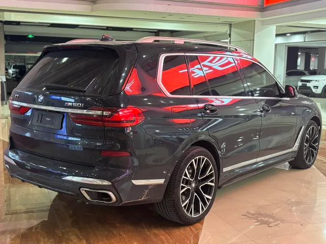 BMW X7 2021 xDrive40i Premium Class M Sports suit interior photo 12