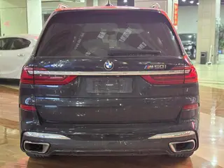 BMW X7 2021 xDrive40i Premium Class M Sports suit interior photo 13