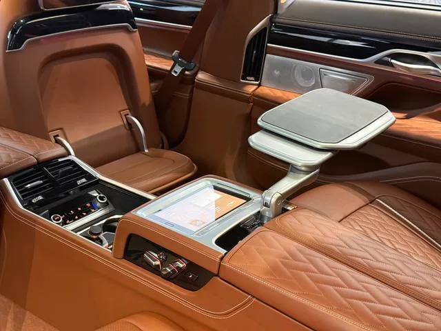 BMW 7 Series 2019 Mise à jour 740Li xDrive Type administratif Ensemble de luxe intérieur photo 11