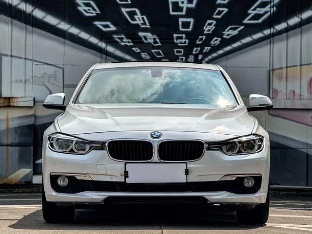 BMW 3 Series 2017 320Li Style tendance extérieur photo 2 BMW 3 Series 2017 320Li Style tendance extérieur photo 2