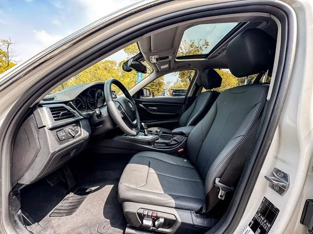 BMW 3 Series 2017 320Li Style tendance extérieur photo 8 BMW 3 Series 2017 320Li Style tendance extérieur photo 8