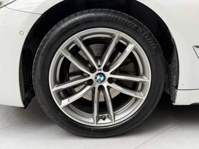 BMW 5 Series 2020 525Li M Sports suit exterior photo 8