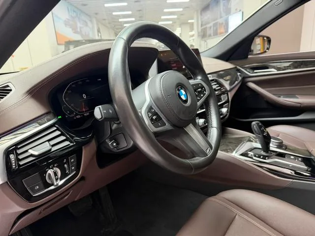BMW 5 Series 2020 525Li M Sports suit exterior photo 10