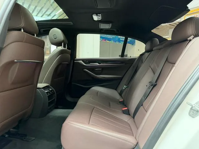 BMW 5 Series 2020 525Li M Sports suit interior photo 12
