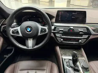 BMW 5 Series 2020 525Li M Sports suit interior photo 14
