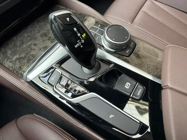 BMW 5 Series 2020 525Li M Sports suit interior photo 19