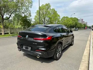 BMW X4 2020 xDrive25i Edición limitada del Caballero Negro exterior foto 7