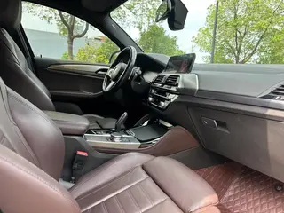 BMW X4 2020 xDrive25i Edición limitada del Caballero Negro interior foto 18