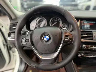 BMW X4 2016 xDrive20i M Sporty interior photo 9