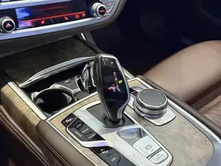 BMW 7 Series 2021 740Li Leading Type Luxury Set exterior photo 9