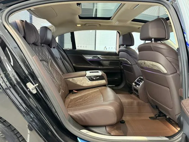 BMW 7 Series 2021 740Li Leading Type Luxury Set interior photo 10