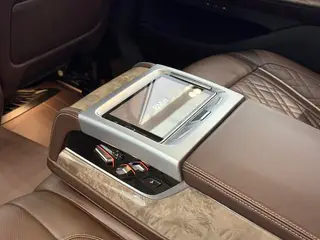 BMW 7 Series 2021 740Li Leading Type Luxury Set interior photo 11