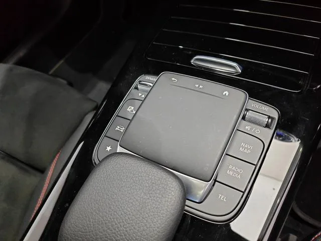 Mercedes-Benz A-Class 2024 A 200 L Fashion Edition interior photo 17