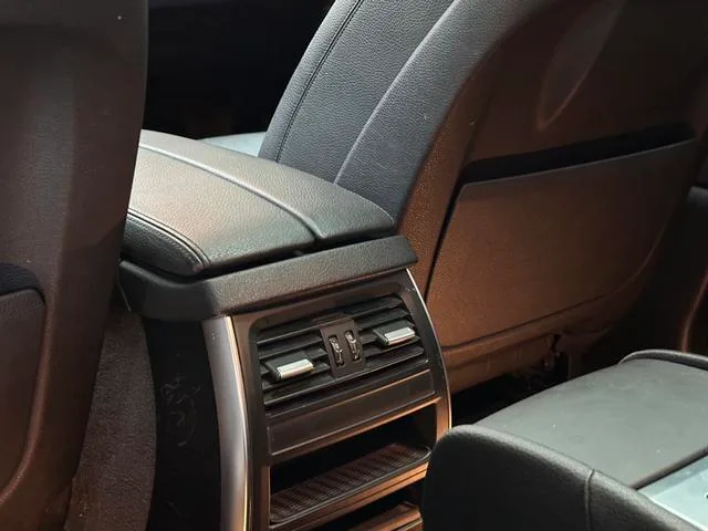 BMW 5 Series GT 2015 528i Leader intérieur photo 10 BMW 5 Series GT 2015 528i Leader intérieur photo 10