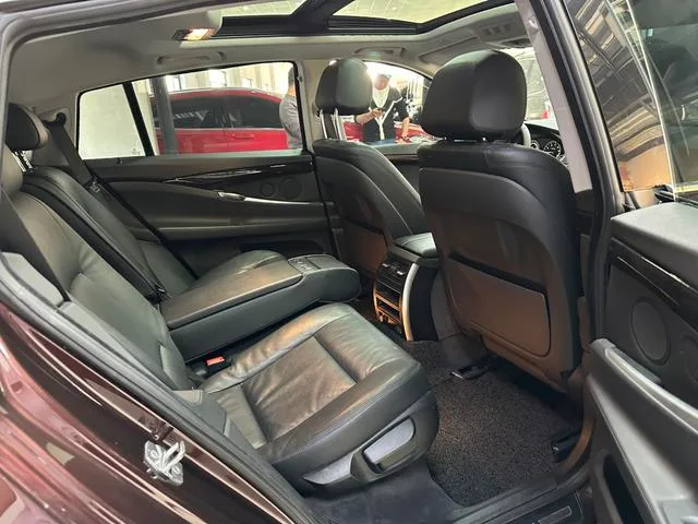BMW 5 Series GT 2015 528i Leader intérieur photo 13 BMW 5 Series GT 2015 528i Leader intérieur photo 13