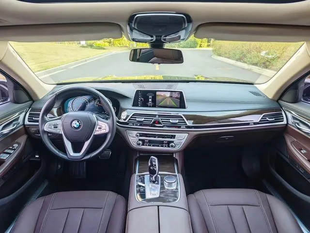 BMW 7 Series 2017 730Li Leader extérieur photo 5 BMW 7 Series 2017 730Li Leader extérieur photo 5
