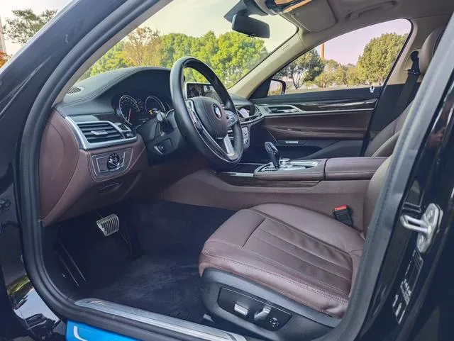 BMW 7 Series 2017 730Li Leader extérieur photo 6 BMW 7 Series 2017 730Li Leader extérieur photo 6