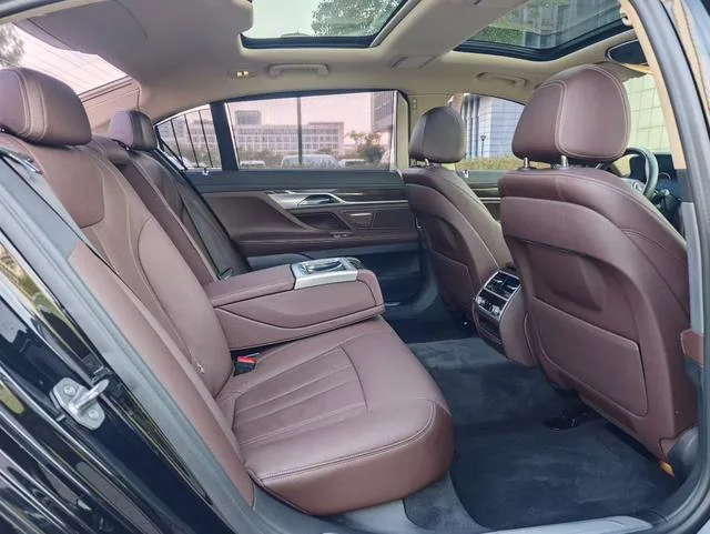 BMW 7 Series 2017 730Li Leader extérieur photo 8 BMW 7 Series 2017 730Li Leader extérieur photo 8