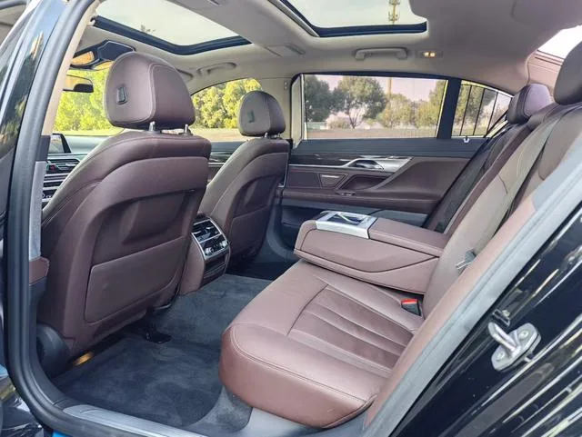 BMW 7 Series 2017 730Li Leader extérieur photo 9 BMW 7 Series 2017 730Li Leader extérieur photo 9
