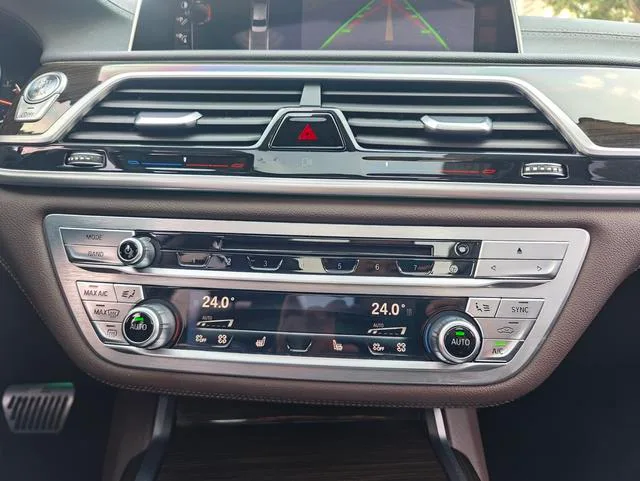 BMW 7 Series 2017 730Li Leader intérieur photo 11 BMW 7 Series 2017 730Li Leader intérieur photo 11