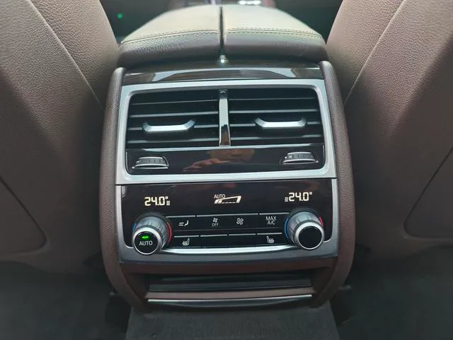 BMW 7 Series 2017 730Li Leader intérieur photo 13 BMW 7 Series 2017 730Li Leader intérieur photo 13