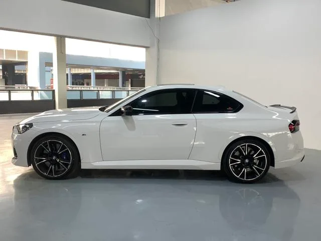 BMW 2 Series 2025 M240i xDrive Coupe exterior photo 3