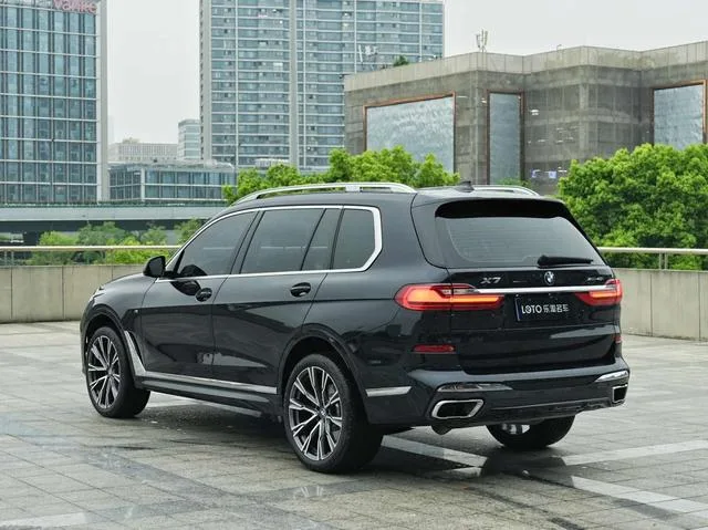 BMW X7 2021 xDrive40i Premium Class M Sports suit exterior photo 4 BMW X7 2021 xDrive40i Premium Class M Sports suit exterior photo 4