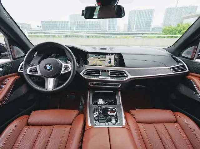 BMW X7 2021 xDrive40i Premium Class M Sports suit interior photo 9 BMW X7 2021 xDrive40i Premium Class M Sports suit interior photo 9