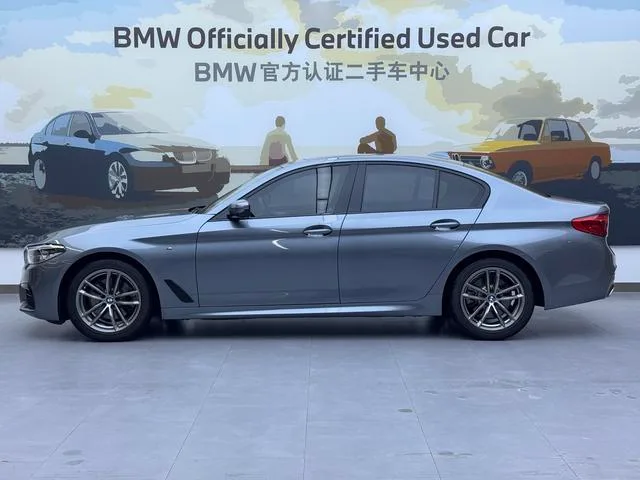 BMW 5 Series 2020 525i M Sports suit exterior photo 3