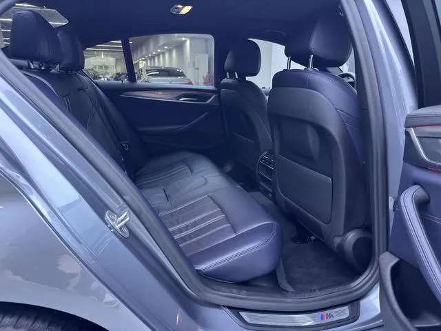 BMW 5 Series 2020 525i M Sports suit interior photo 16