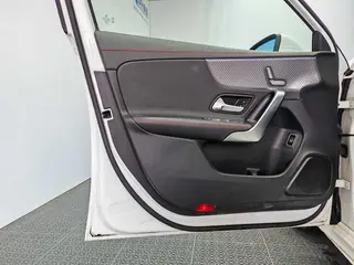 Mercedes-Benz A-Class 2024 A 200 L Version mode intérieur photo 13