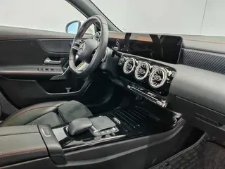Mercedes-Benz A-Class 2024 A 200 L Version mode intérieur photo 15