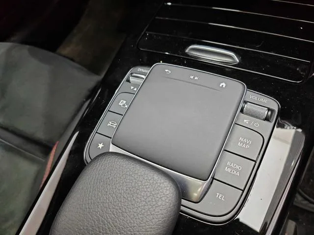 Mercedes-Benz A-Class 2024 A 200 L Version mode intérieur photo 16