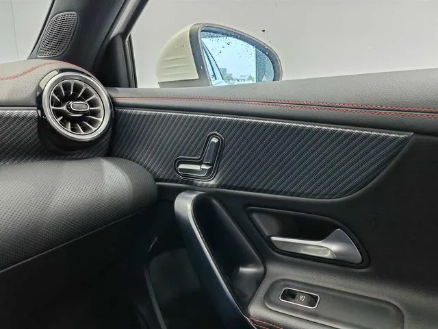 Mercedes-Benz A-Class 2024 A 200 L Version mode intérieur photo 17