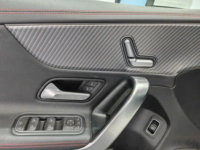 Mercedes-Benz A-Class 2024 A 200 L Version mode intérieur photo 18