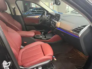 BMW X4 2022 xDrive 25i M Sports suit interior photo 7