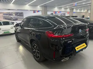 BMW X4 2022 xDrive 25i M Sports suit interior photo 8