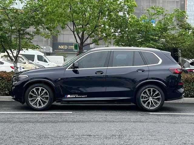 BMW X5 2019 xDrive40i M Sports suit exterior photo 3