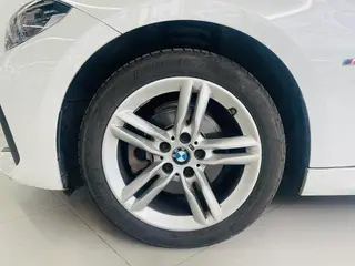 BMW 1 Series 2020 120i M Sports suit exterior photo 3
