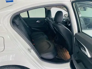 BMW 1 Series 2020 120i M Sports suit interior photo 12