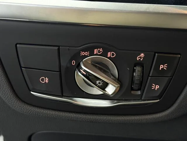 BMW X3 2020 xDrive28i Luxury Set interior photo 16