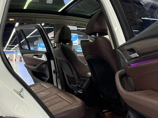 BMW X3 2020 xDrive28i Luxury Set interior photo 18