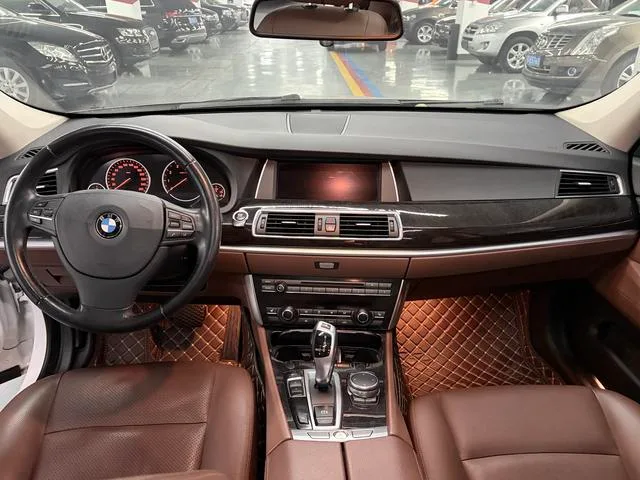 BMW 5 Series GT 2015 528i Leading Type exterior photo 4 BMW 5 Series GT 2015 528i Leading Type exterior photo 4