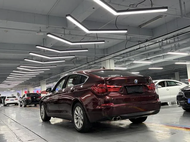 BMW 5 Series GT 2015 528i Leading Type interior photo 9 BMW 5 Series GT 2015 528i Leading Type interior photo 9