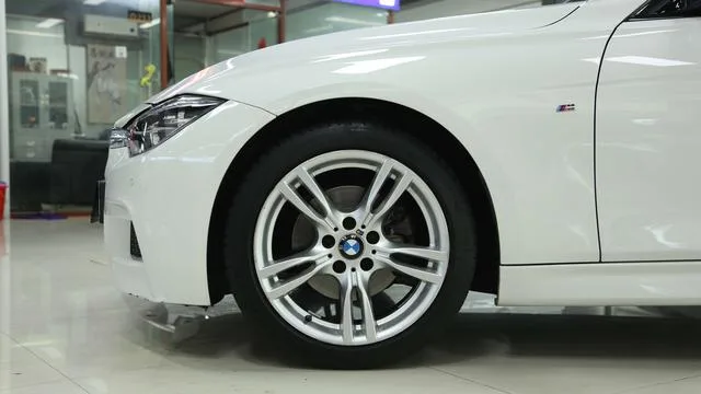 BMW 3 Series 2017 320i M Sporty exterior photo 3 BMW 3 Series 2017 320i M Sporty exterior photo 3