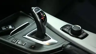 BMW 3 Series 2017 320i M Sporty interior photo 13 BMW 3 Series 2017 320i M Sporty interior photo 13